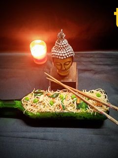 পালং চিকেন চাউমিন (palak chicken chow mein recipe in Bengali) রেসিপির প্রধান ছবি