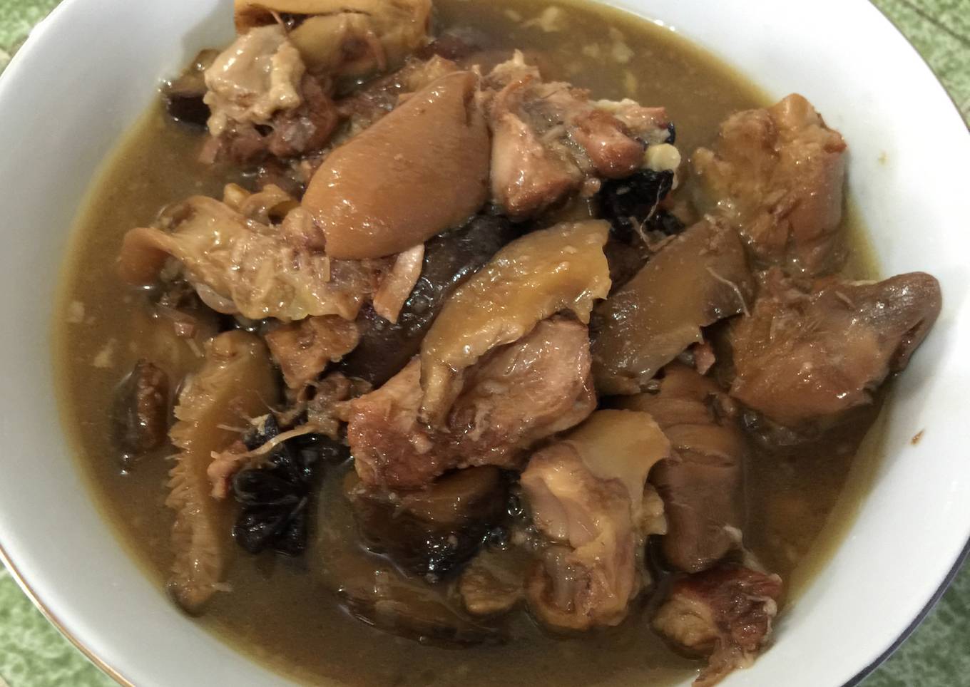 Tite ( Black Souce Pork Ankle )