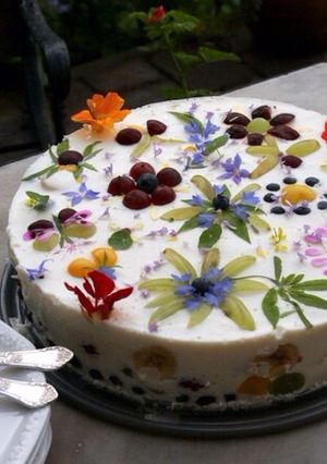 A picture of Garden Cake.