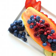 A picture of Greek Yogurt Papaya Boat.