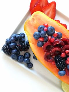 A picture of Greek Yogurt Papaya Boat.