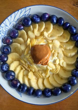 A picture of Banana Berry Greek Yogurt Bowl.
