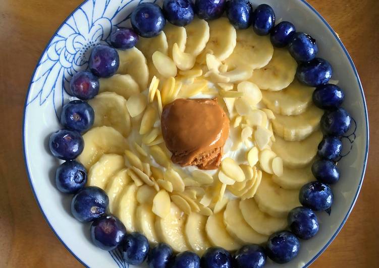 Banana Berry Greek Yogurt Bowl