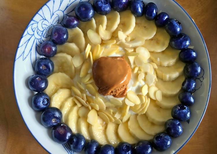 Step-by-Step Guide to Make Quick Banana Berry Greek Yogurt Bowl