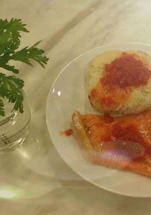Hình của món Cơm cá hồi nướng.