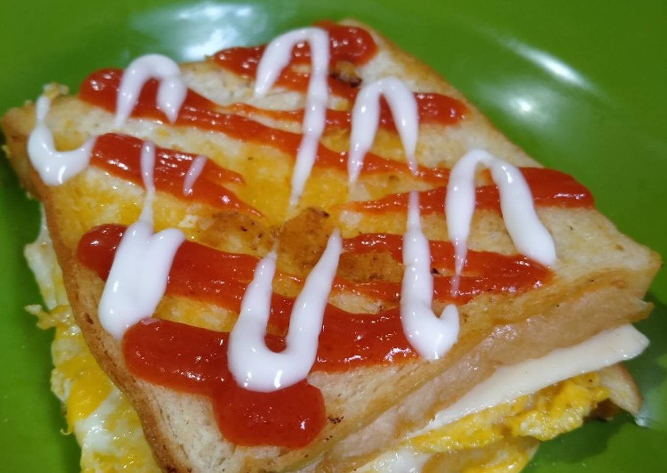 Sandwich roti telur