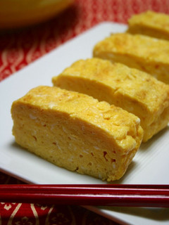 A picture of Fluffy Classic Japanese Rolled Omelette.