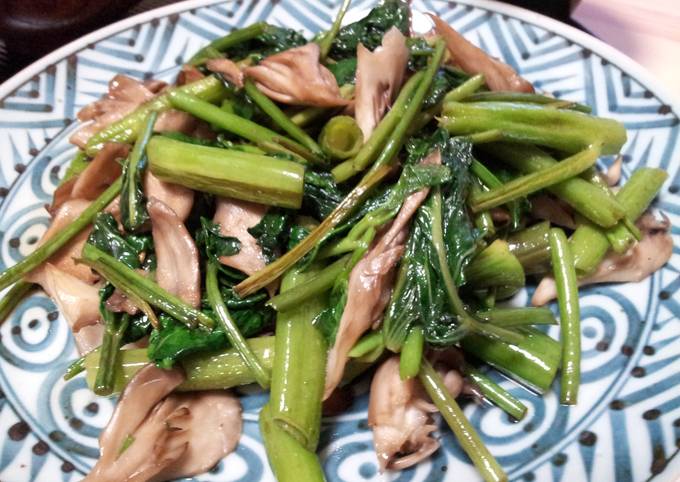 Ong Choy and Mushrooms with Oyster Sauce recipe main photo