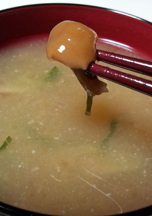 A picture of Miso Soup with Kayanoya Dashi.
