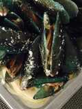 Mussels in garlic lemon butter sauce
