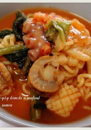 Foto resep Kimchi n seafood ramen