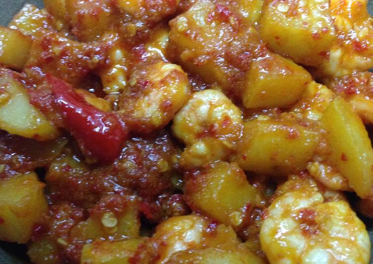 Bagaimana Menyiapkan Udang kentang balado Anti Gagal