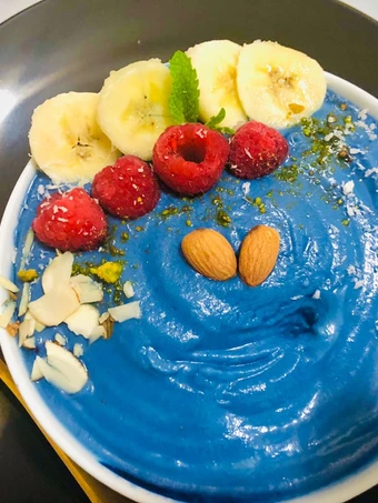 Easy Steps to Prepare Recipe Fruit Smoothie Bowl that is Delicious, So Delicious}