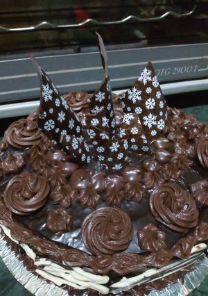 मेरा बर्थडे चॉकलेट केक (My birthday chocolate cake recipe in hindi) रेसिपी मुख्य फोटो