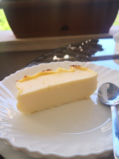Una foto de Tarta de yogur y queso fresco🍰