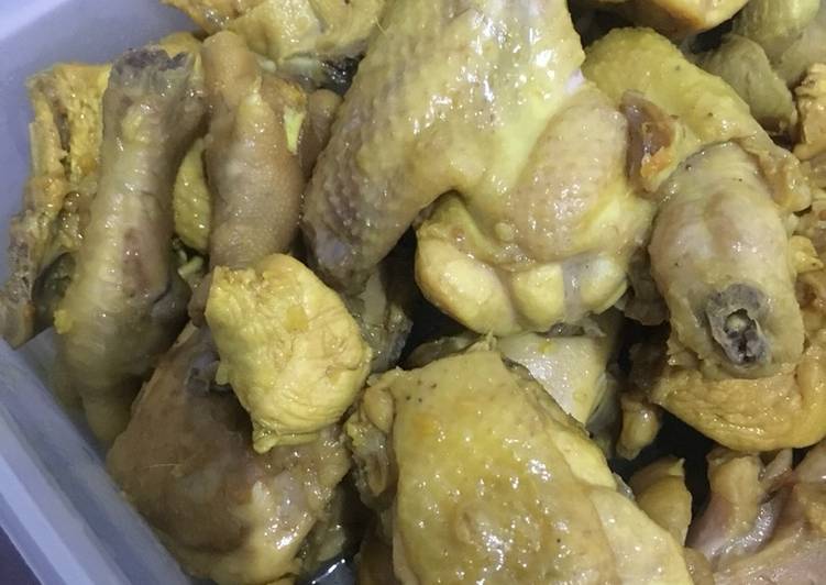 Resep Ayam Ungkep Bumbu Kuning ala Sunda yang Lezat