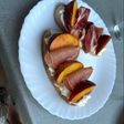 Tartines de Ricotta, Pêches Rôties et Jambon Cru