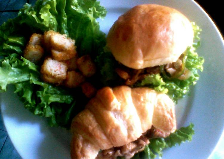 How to Prepare Tasty Homemade Burger with Chicken Teriyaki