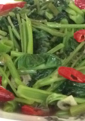 Foto resep Tumis kangkung ala kadarnya 😊