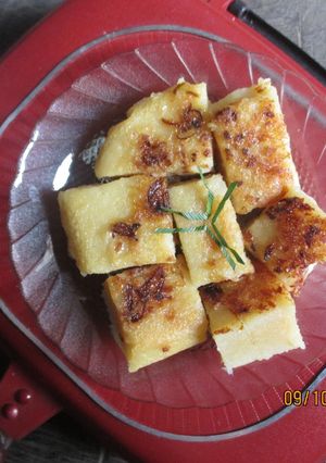 A picture of Casava Cakes from Aceh (ADEE MEUREUDU).