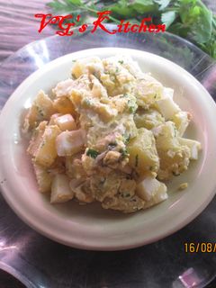 A picture of Boiled Potatoes Shaken (KENTANG ONGKLOK).