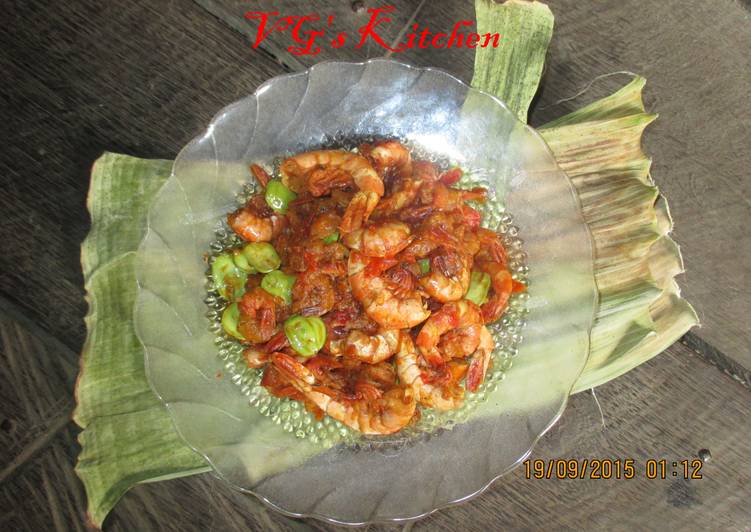 Recipe of Ultimate Fried Sambal with Shrimp and Stink Bean (SAMBAL GORENG UDANG PETE)
