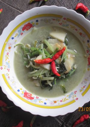 A picture of Vegetables with thin coconut milk gravy (SAYUR BOBOR).