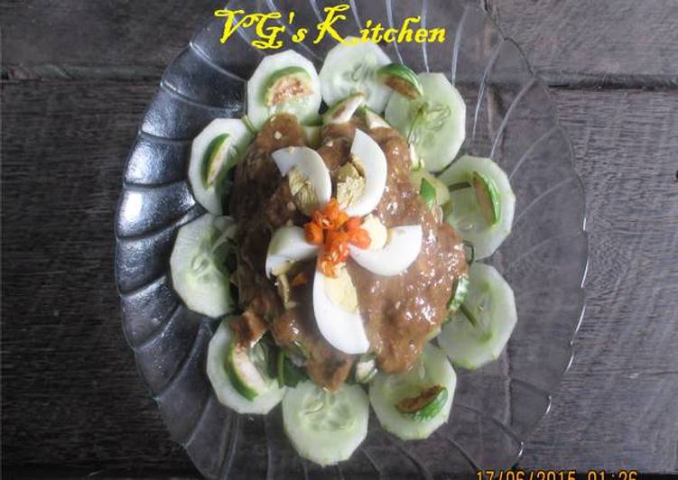 Salad with Peanut and Dried Shrimp (SALADA SIRAM KACANG EBI) Salad with Peanut and Dried Shrimp (SALADA SIRAM KACANG EBI)