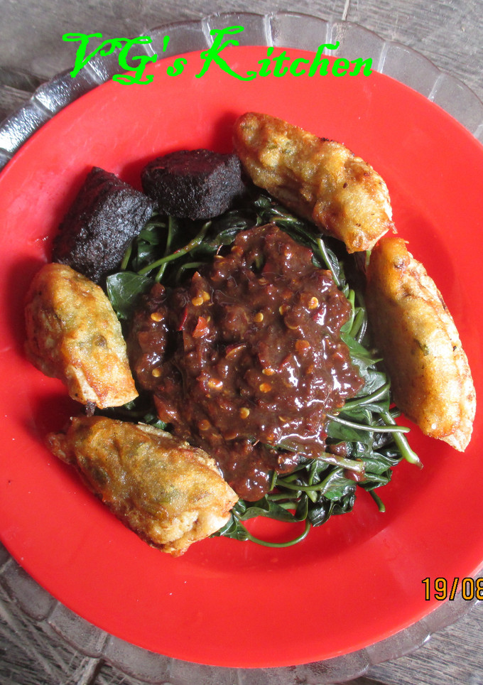 A picture of Sour Sambal Onion (BRAMBANG ASEM).