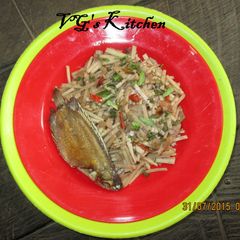 A picture of Stir-fried Cassava Peel (KADEDEMES).