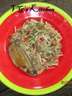 A picture of Stir-fried Cassava Peel (KADEDEMES).