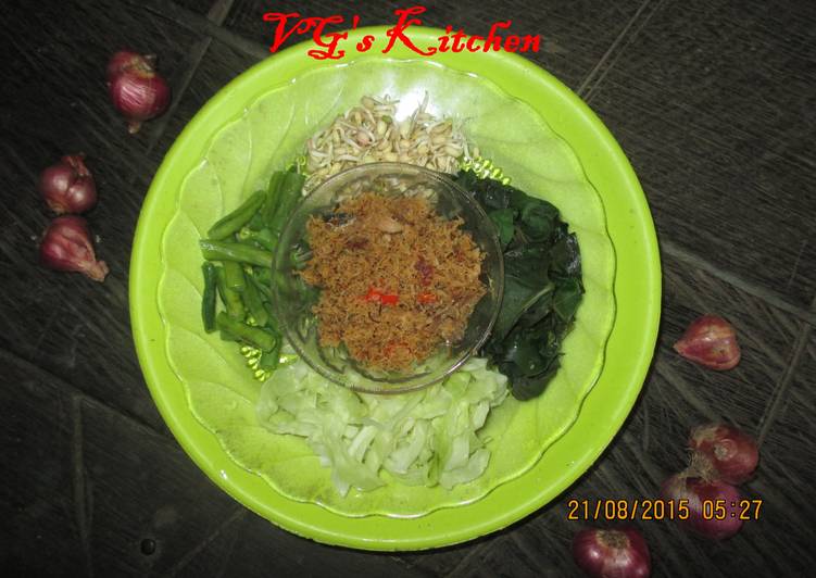 Steps to Prepare Speedy Coconut Sambal (SAMBALA KALUKU)