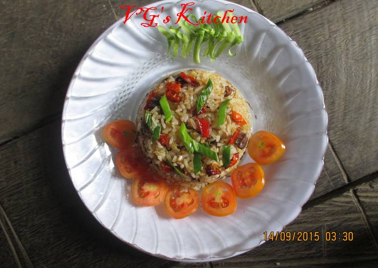 Recipe of Favorite Salted Fish Fried Rice (NASI GORENG IKAN ASIN)