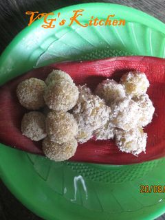 A picture of Boiled Sweet Potato Balls (KUE ASOY).