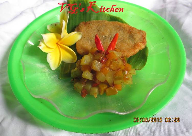 Recipe of Favorite FRIED FISH SAUTEED CUCURBIT (Ikan Goreng Tumis Labu)