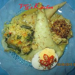 A picture of Pupuan Rice Cakes (ENTIL PUPUAN).