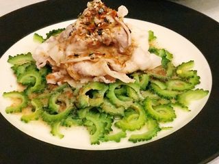 涼拌五花肉片山苦瓜-味增芝麻醬