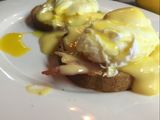 Huevos benedictinos