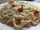 Fideos con tomates naturales