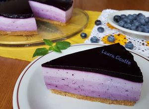 Foto di Cheesecake ai mirtilli con sfumature degradè