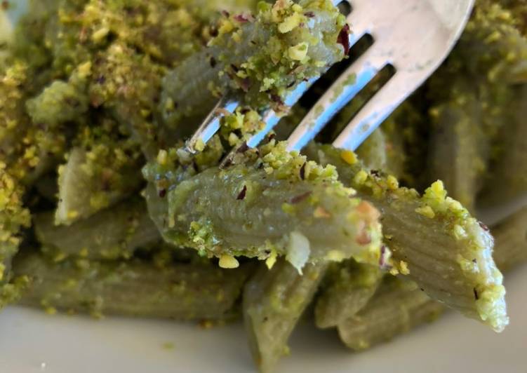 Steps to Make Fatto in casa Penne con farina di pistacchi al pesto di pistacchio di Bronte