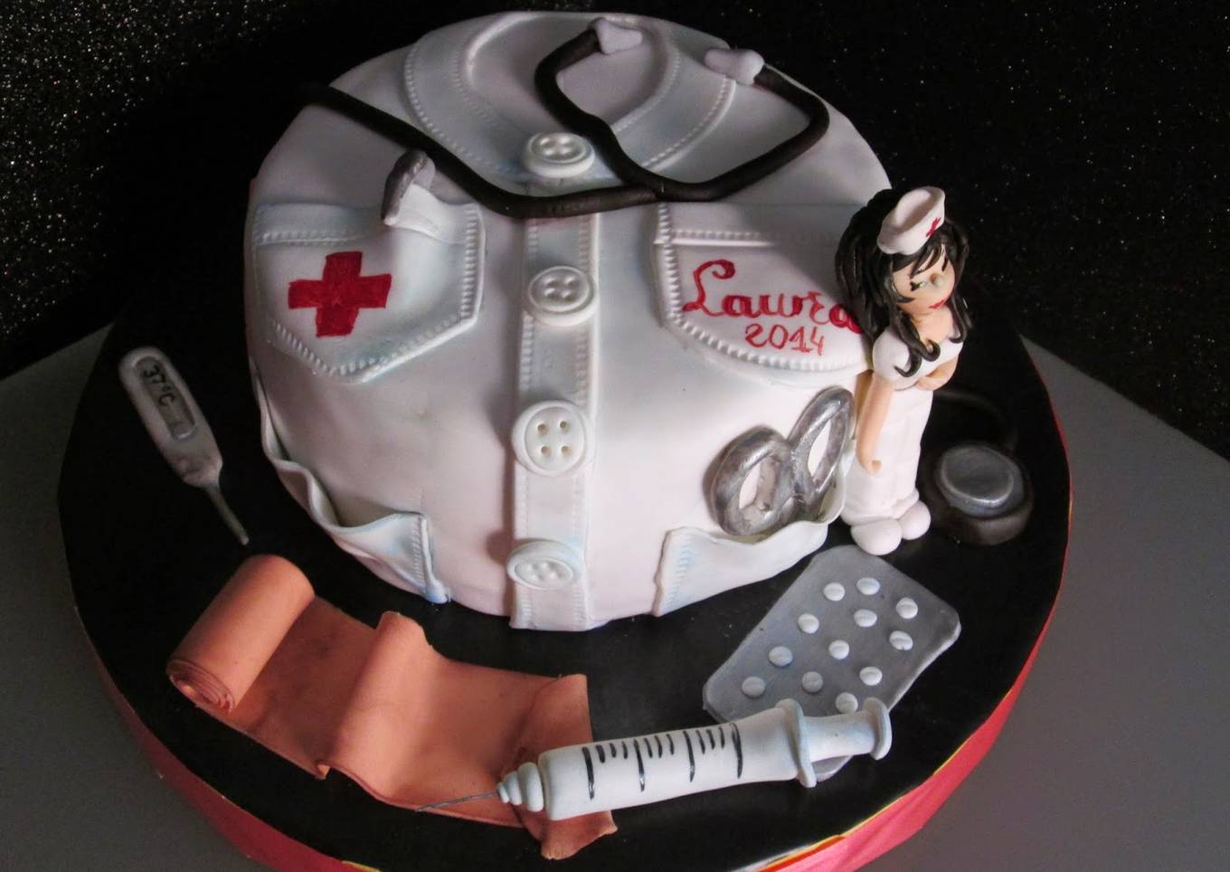 Paso a paso tarta fondant enfermera (sin gluten)