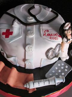 Una foto de Paso a paso tarta fondant enfermera (sin gluten)