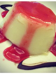 Foto resep Pannacota strawberry sauce
