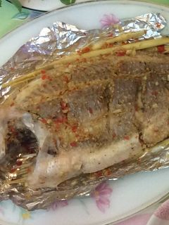 Hình của món Cá điêu hông nướng sả ớt.