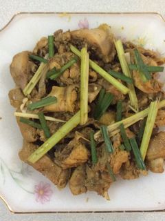 Hình của món Gà rang sả, ớt.