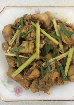 Hình của món Gà rang sả, ớt.