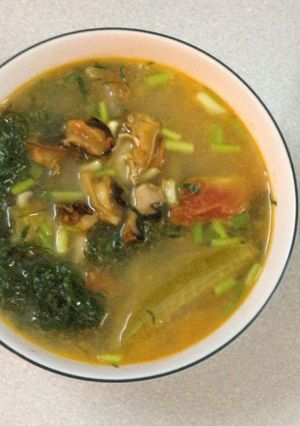 Hình của món Canh ốc nấu khế với lá lốt.