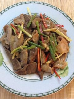 Hình của món Lòng lợn xào dầu hàu.