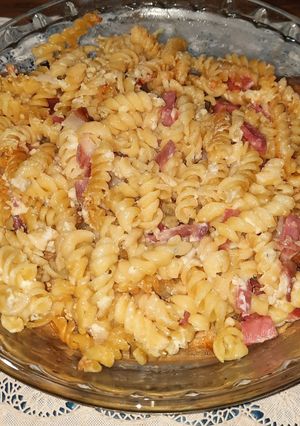 Una foto de Tirabuzones (fideos con panceta y queso azul)